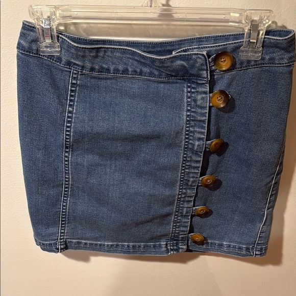 Free People women’s Denim Button-Up Skirt - Picture 4 of 5